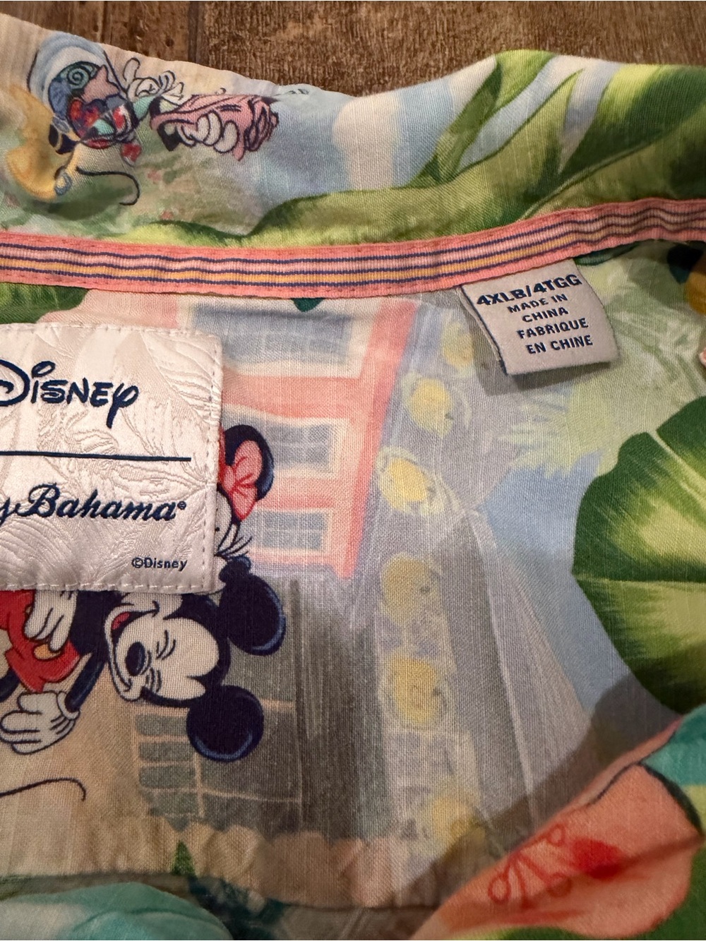Disney Tommy Bahama Mickey Hawaiian shirt - Picture 5 of 6